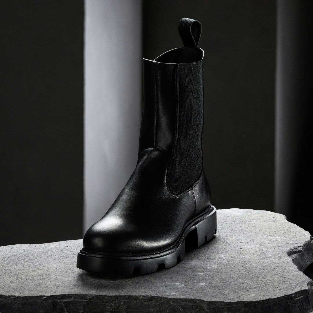 how to stretch leather boots in the calf