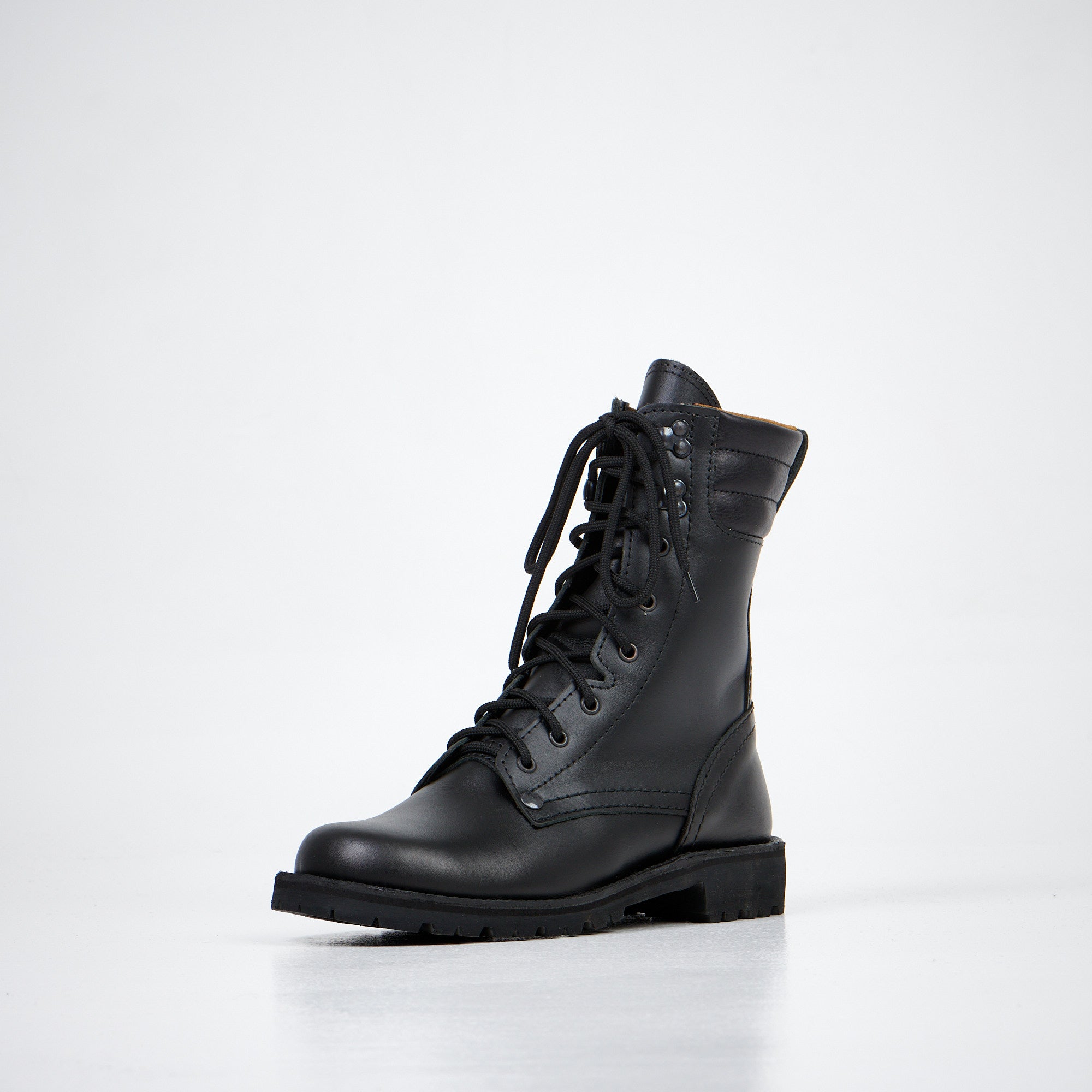 AIPI-1 Handgefertigte Lederstiefel