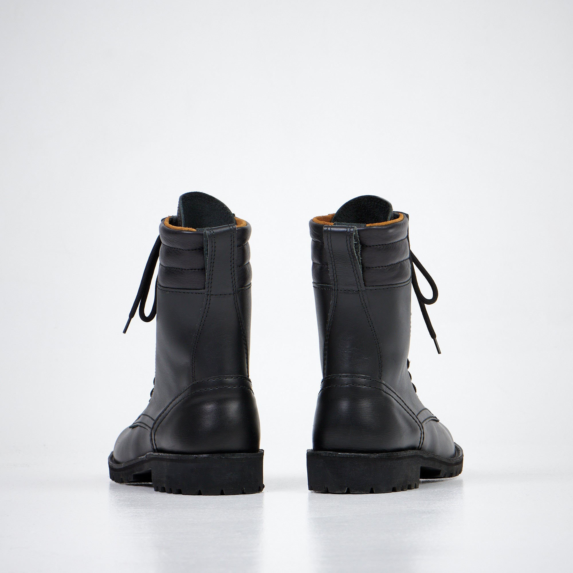 AIPI-1 Handgefertigte Lederstiefel