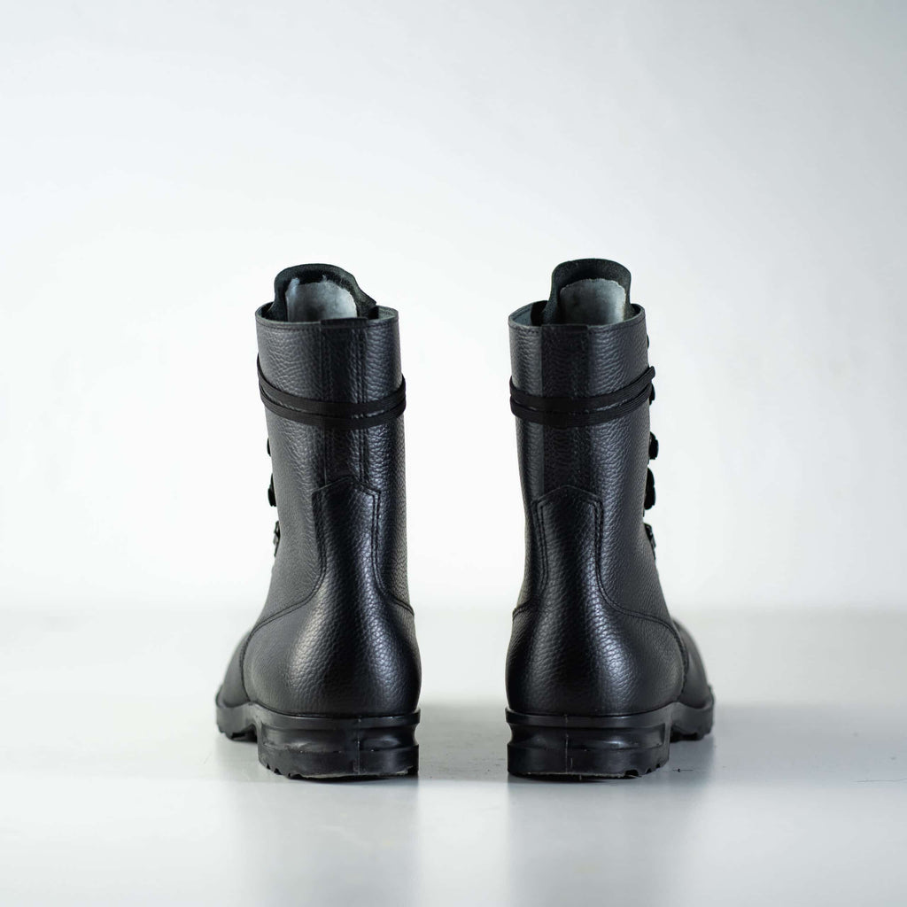 M77, auch bekannt als norwegische Kampfstiefel