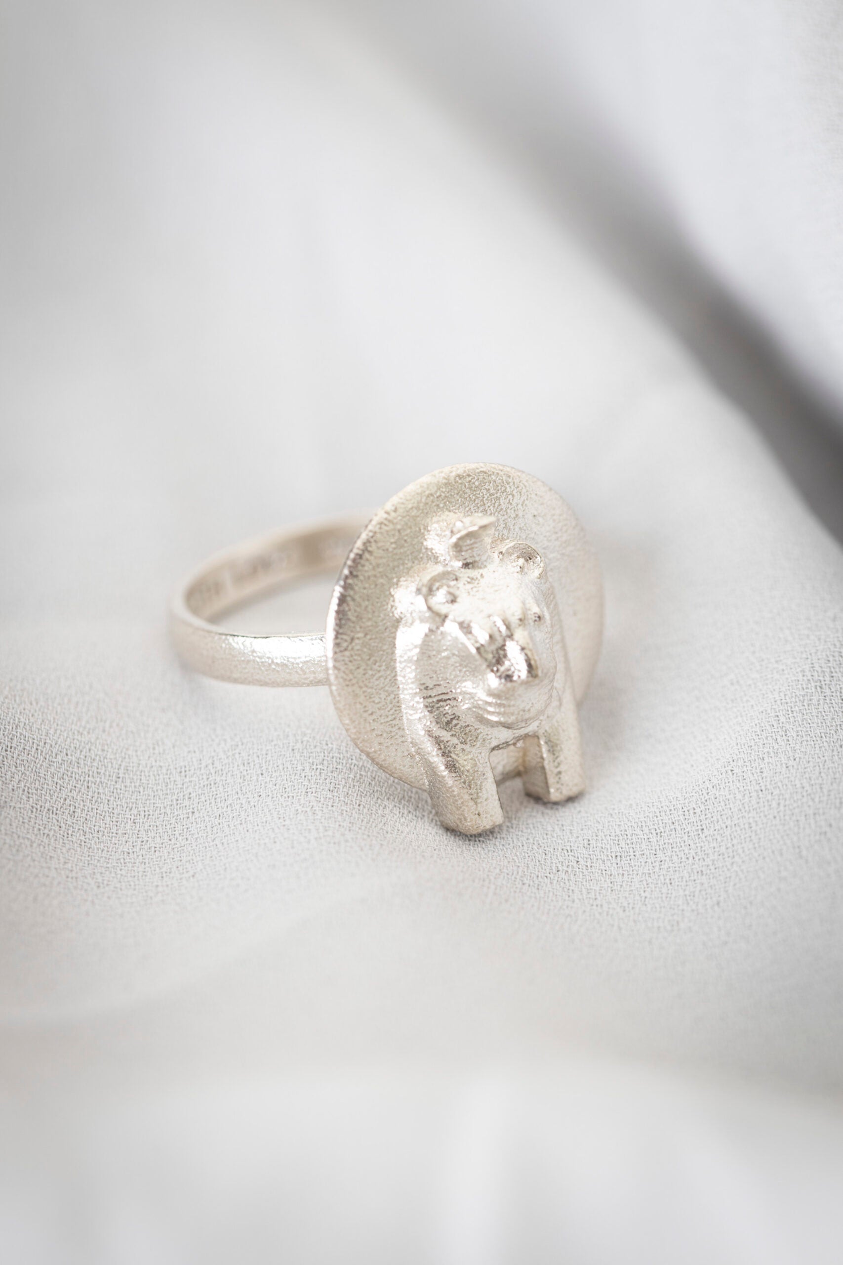 Sekhmet Fire Necklace Ring - Silver