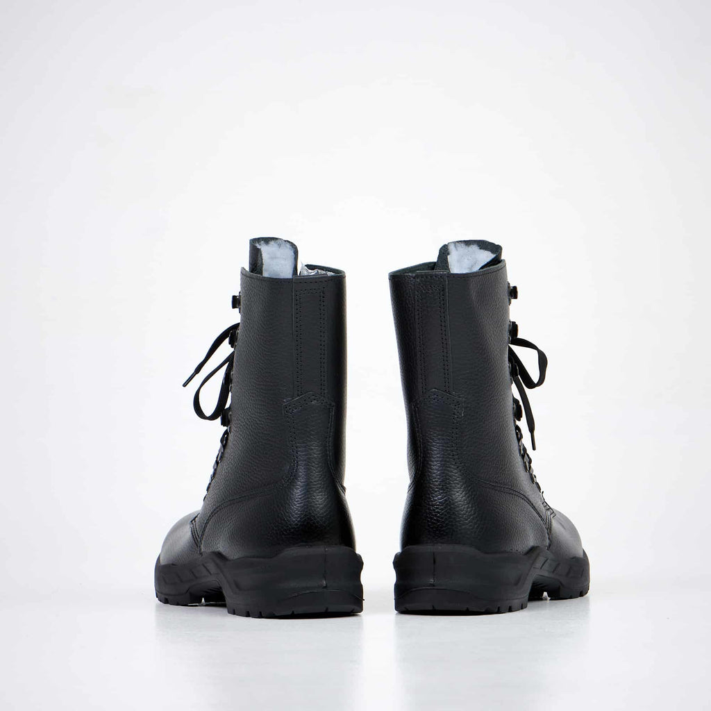 2077 Combat Boots, auch bekannt als M77 Boots 2.0