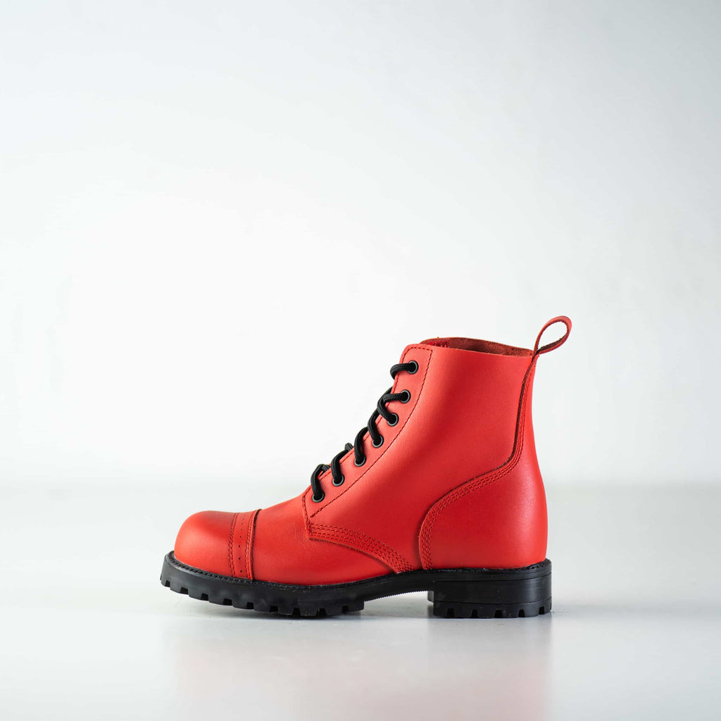 517, auch bekannt als Fliegerstiefel – Rot